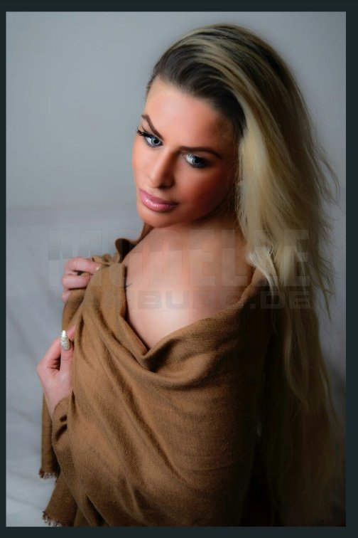 German Emily, 34, 164cm, 63kg, 85 D