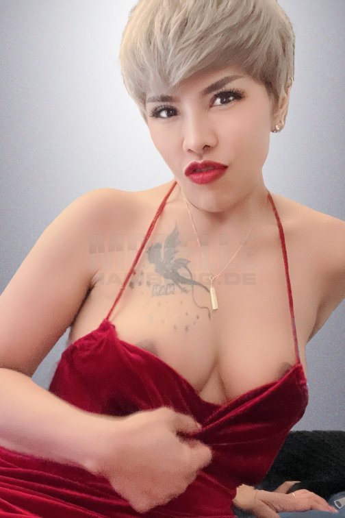 Amy, 30, 160cm, 55kg, 85 D