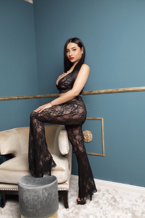 Karina Nur heute, 23, 158cm, 50kg, 75 D