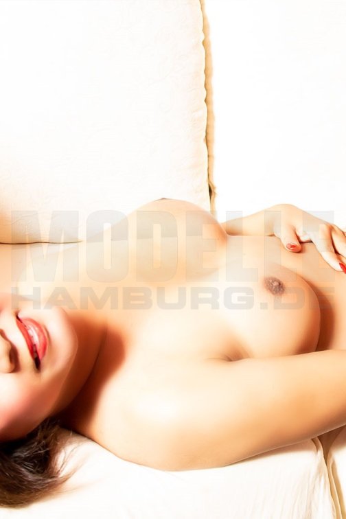 TS-Jenny, 33, 166cm, 68kg, 75 C