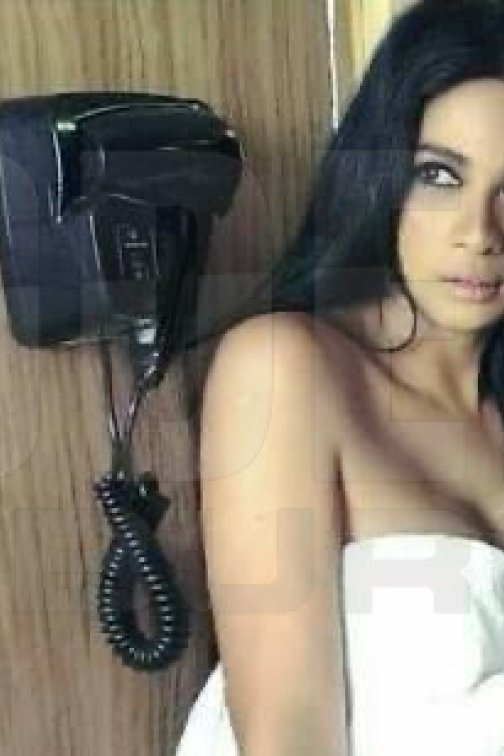 Samantha, 40, 166cm, 55kg, 75 B