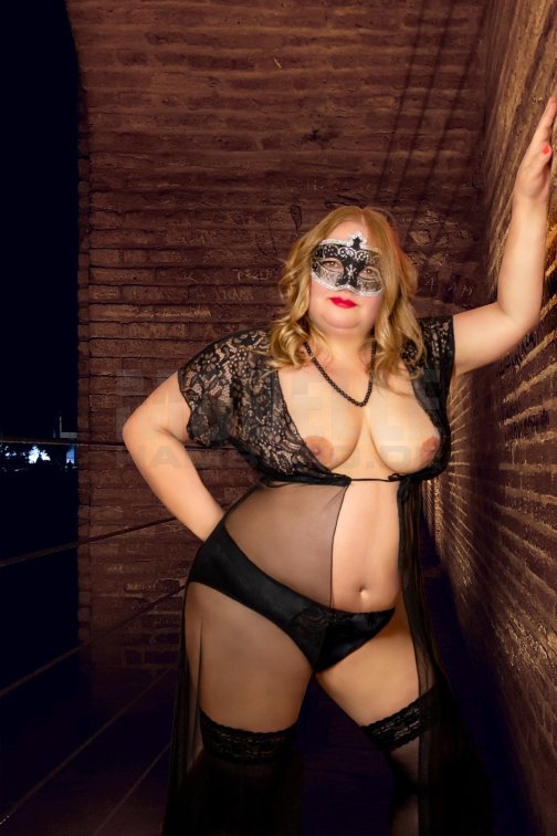 KIKI, 44, 163cm, 80kg, 85 D