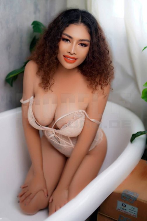 Nora, 29, 166cm, 61kg, 70 D