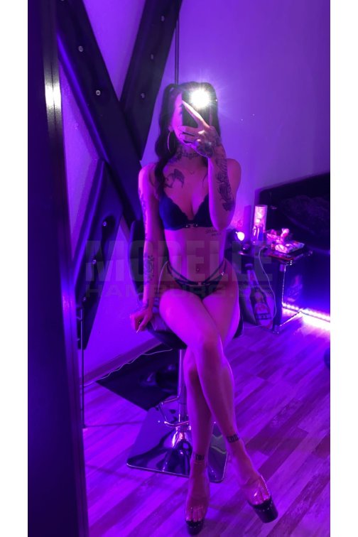 Alexia, 22, 169cm, 56kg, 75 A