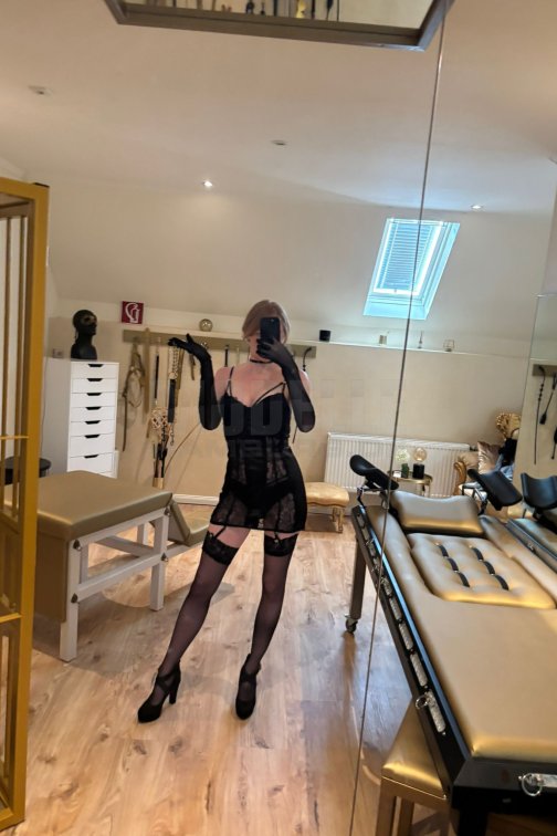 Miss Medusa, 28, 169cm, 55kg, 75 D