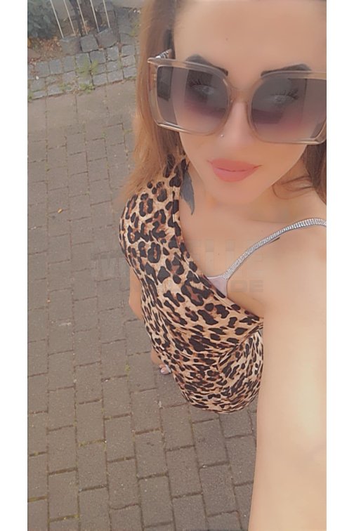 Tiffany, 28, 155cm, 54kg, 70 B