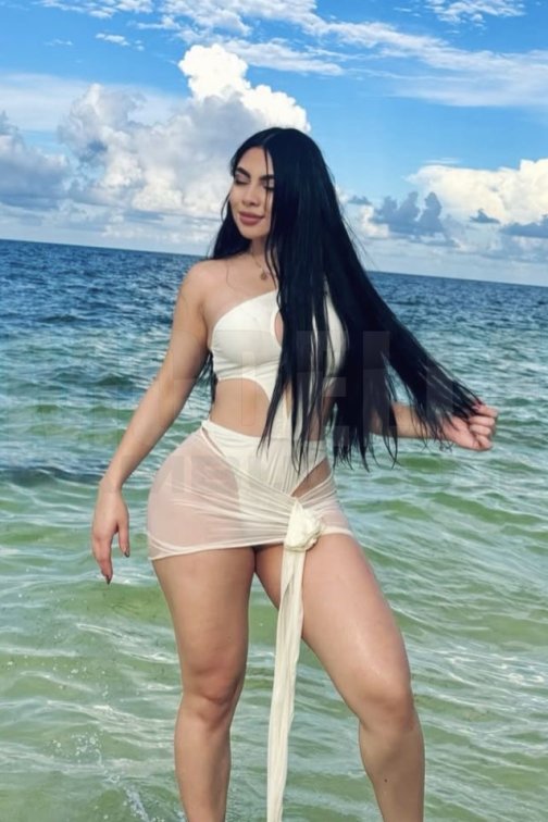 Syrene, 22, 163cm, 52kg, 75 B